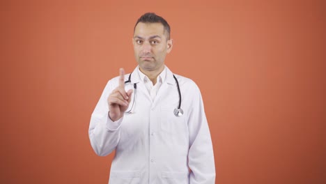 Doctor-shows-correct-coughing.